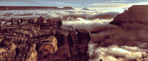 Grand_Canyon_in_fog_pattern.png